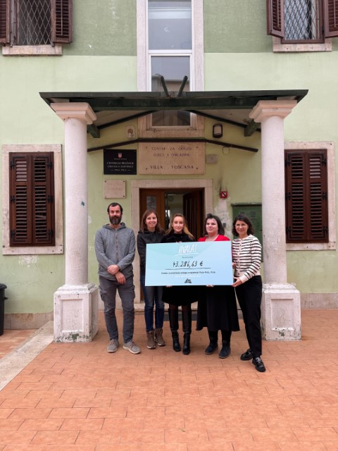 Božićni dar! Više od 43 tisuće eura za Centar za pružanje usluga u zajednici Pula-Pola